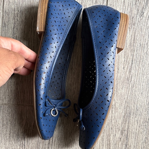 Nautica Blue Perforated Bow Ballet Flats - Picture 5 of 6